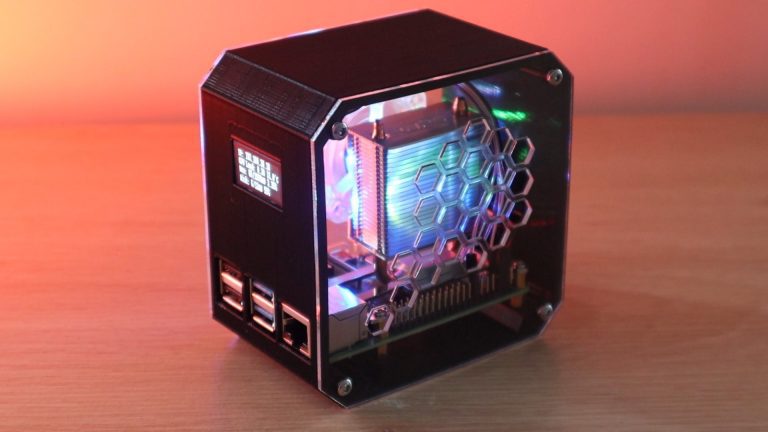 DIY Raspberry Pi 4 Desktop Case With OLED Stats Display