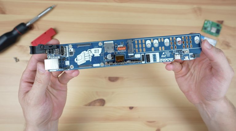 Level Up Your Homelab With The Raspberry Pi CM4 Compute Blade