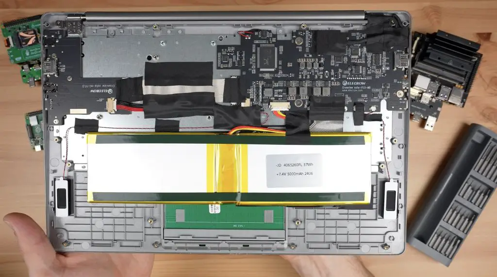 Battery Inside CrowView Note