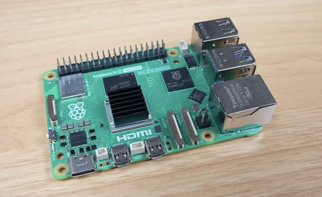 Raspberry Pi 5 16GB With Simple Heatsink