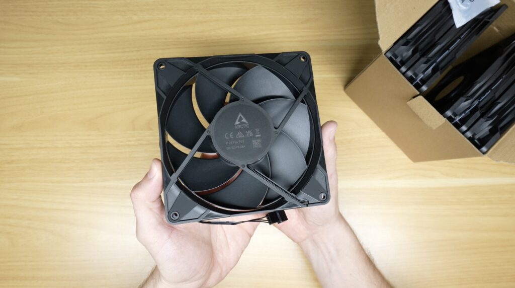 Acrtic P14 PWM Fans