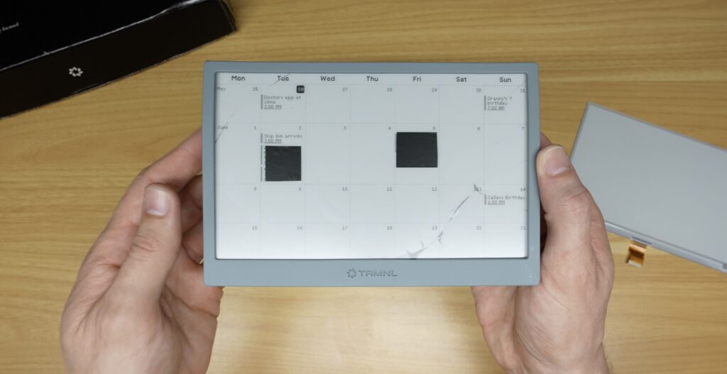 Cracked eink Display