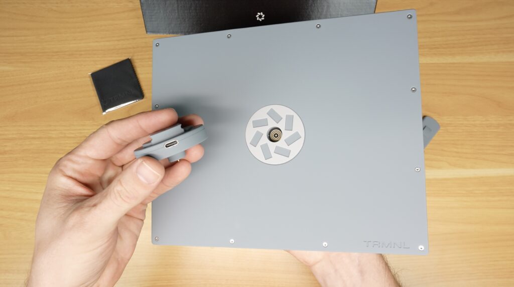 USB C Port On Magnetic Charging Puck